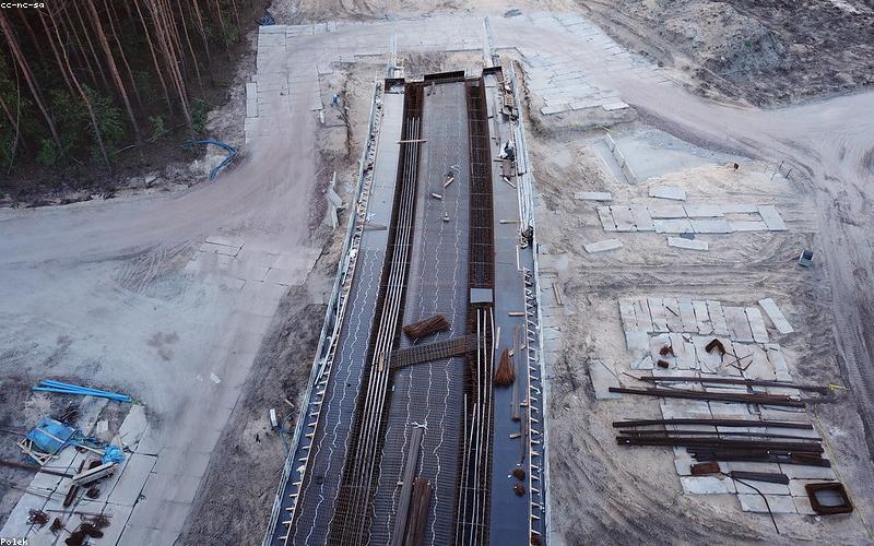 Avion à l'aéroport de Varsovie